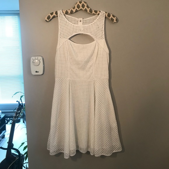 Guess eyelet cutout dress - Picture 2 of 4